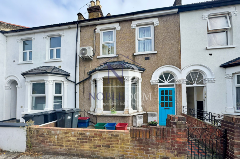 ONE BEDROOM GROUND FLOOR MAISONETTE IN HOUNSLOW