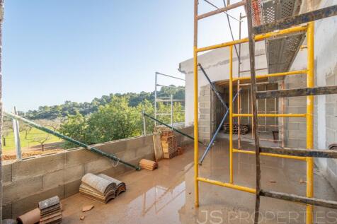 NEWLY BUILT MODERN VILLA IN UNIQUE LOCATION OF SELVA 