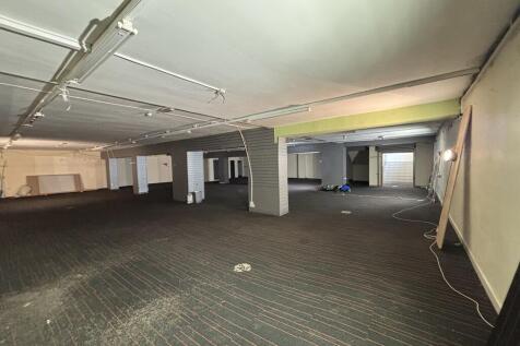 Retail Property (high street) to rent Image 3