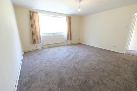 SITTING/DINING ROOM