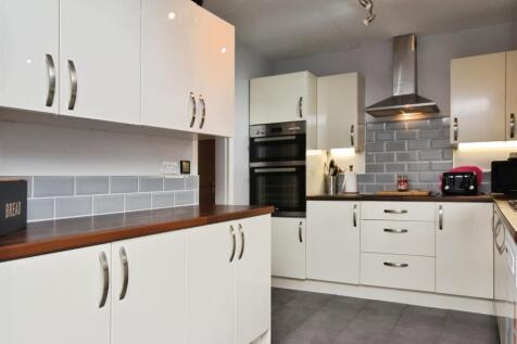 6fbbd6da-kitchen 20a.JPG