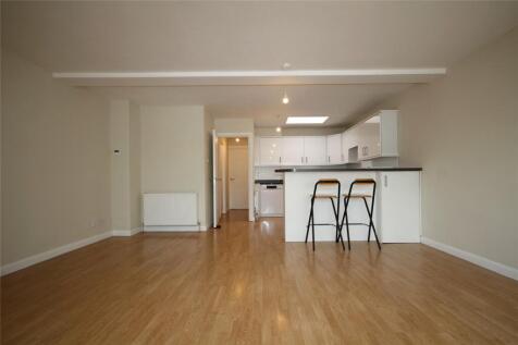 Sycamore Road, Amersham, Buckinghamshire, HP6 photo 3