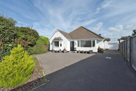 3 bed detached bungalow for sale