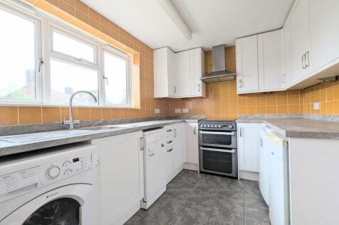 Swann Way, Broadbridge Heath, RH12 photo 3