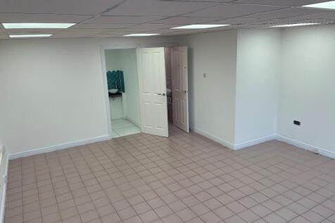 Retail Property (high street) to rent Image 3
