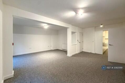 Spacious Open Plan Living Room