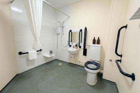 Studio Bathroom.jpg