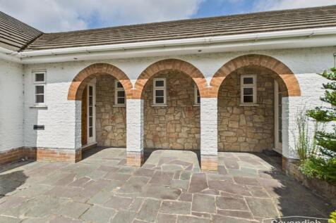 COVERED PORCH