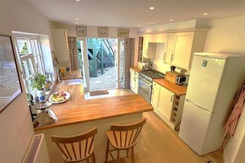 Kitchen 1.jpg