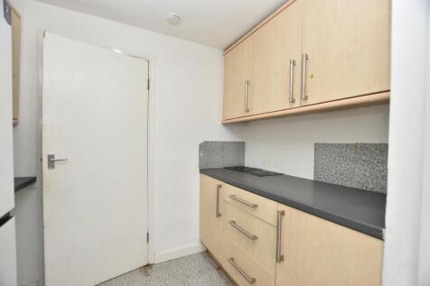 FINCH CRESCENT photo 4