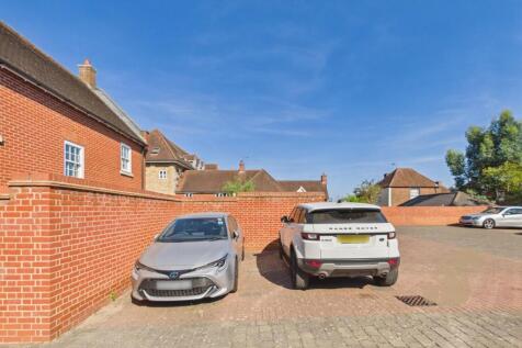 CAM01254G0-PR0499-STILL016.jpg