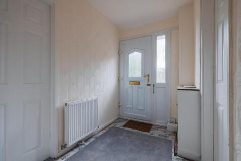 20 Warwick Cl-14.jpg