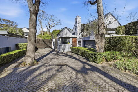 Estate entrance
