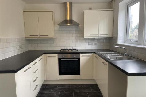 Moor Drive, Oakworth, BD22 7RY photo 3