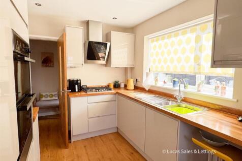 5 St James Cl Kettering-09.jpg