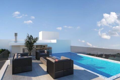 Communal Pool &amp;...