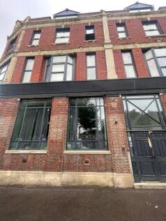 A charming traditional brick-fronted property f...