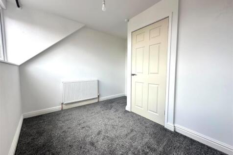 bedroom 3 2.jpg