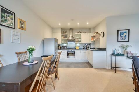 Fountain Court - Kitchen diner.jpg