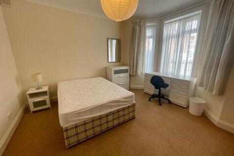 STUDENT SIX DOUBLE BEDROOM HOUSE, 2 KITCHENS photo 3