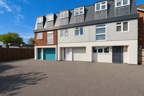 4 Bedroom Terraced House for Rent