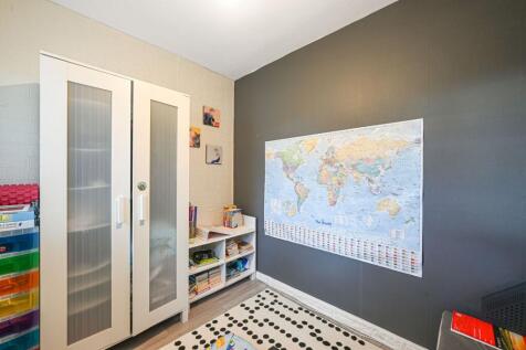 London, N12 - property photo