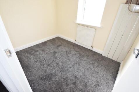 Bradford Road, Keighley photo 5