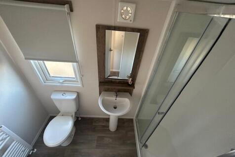 Willerby Malton Bathroom At Waters Edge Country Pa
