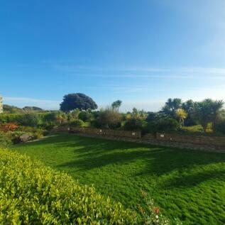Gardens to Cliff Top
