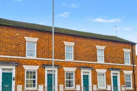 High St Weedon external.jpg