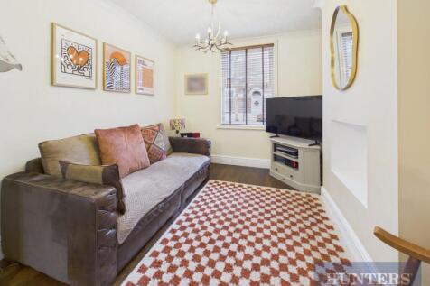 CAM03444G0-PR0170-STILL002.jpg
