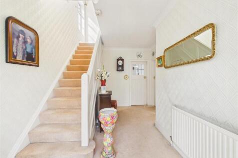 CAM05451G0-PR0129-STILL008.jpg