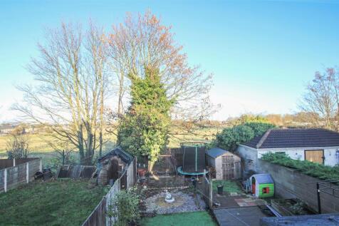 REAR GARDEN &amp; OUTLOOK