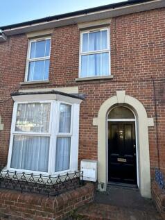 4-bed terraced on Romsey Road, Winchester, Hampshire, SO22 5DL, £2,665/mo