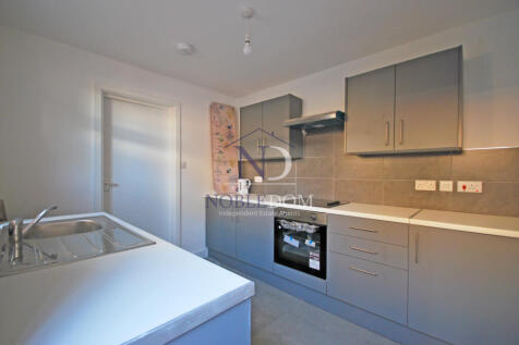 1 BEDROOM FLAT IN SLOUGH