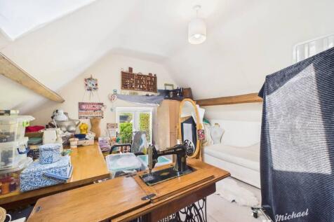 CAM02773G0-PR0357-STILL004-thumbnail-h750-70