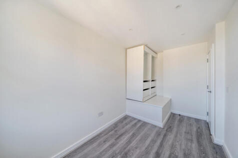 1363572-3-68e3a4f...