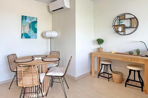 09-port andratx-Stilvolles Appartement mit Blick auf La Isla Dragonera-kaufen-esstisch