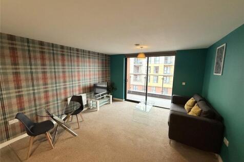 Lounge &amp; Kitchen
