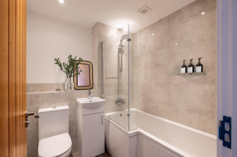 TheViews - Bathro...