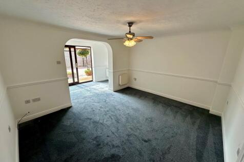 Macpherson Robertson Way, Mildenhall, BURY ST. EDMUNDS photo 3