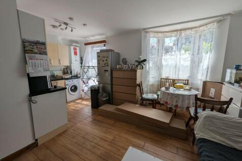 lounge kitchen ar...