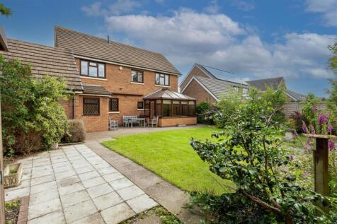 16 Frankholmes Drive 8.jpg