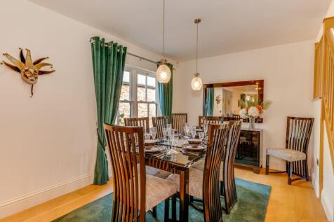 KITCHEN, SITTING ROOM AND LOUNGE/DINING ROOM