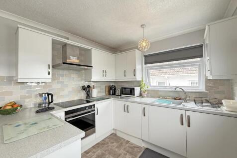 Shirburn Road 40 - Kitchen.jpg