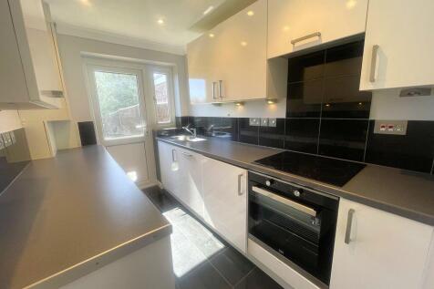 Staplehurst photo 3