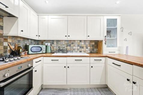 Open Plan Lounge / Kitchen