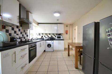 Kitchen 2.jpg