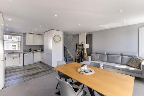 Reception/Kitchen