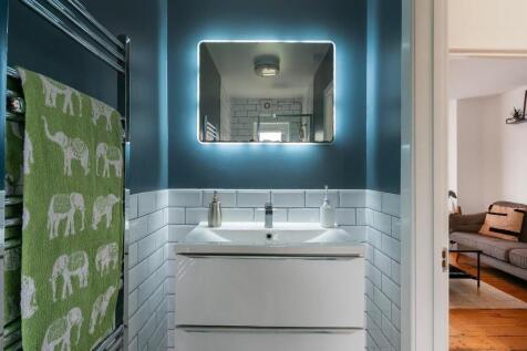 3B8RBR - Shower Room A.jpg